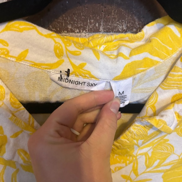 Beachy button up crop Tshirt - Picture 2 of 3